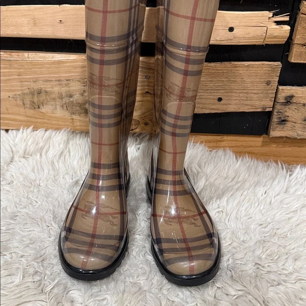 Burberry Women Rain Boots Size 35 
Haymarket Check Nova Rubber
Multicolor‎ Brown - Picture 6 of 10